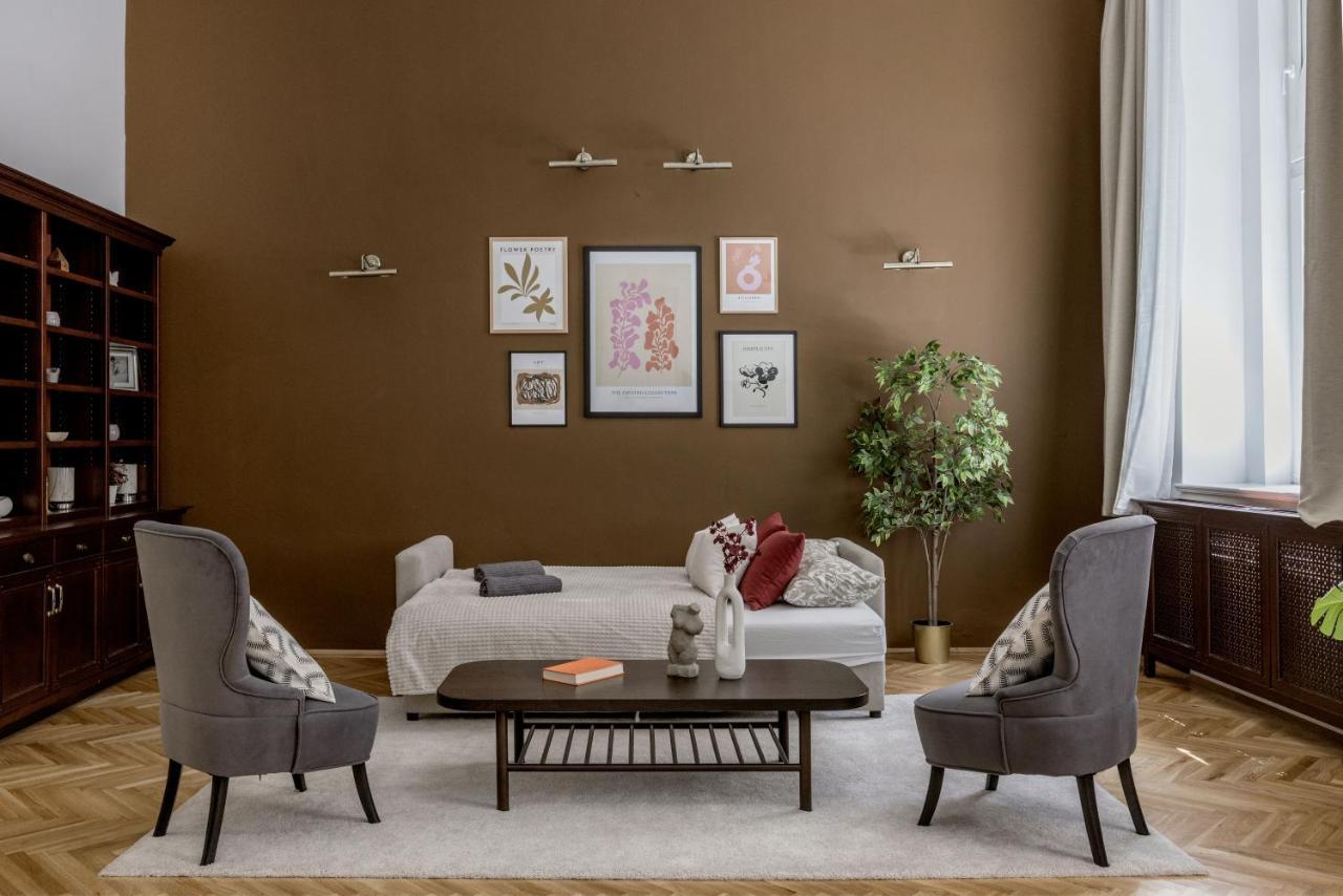 Luxe, Historic Downtown Landmarks 19 Century Apartament Budapesta