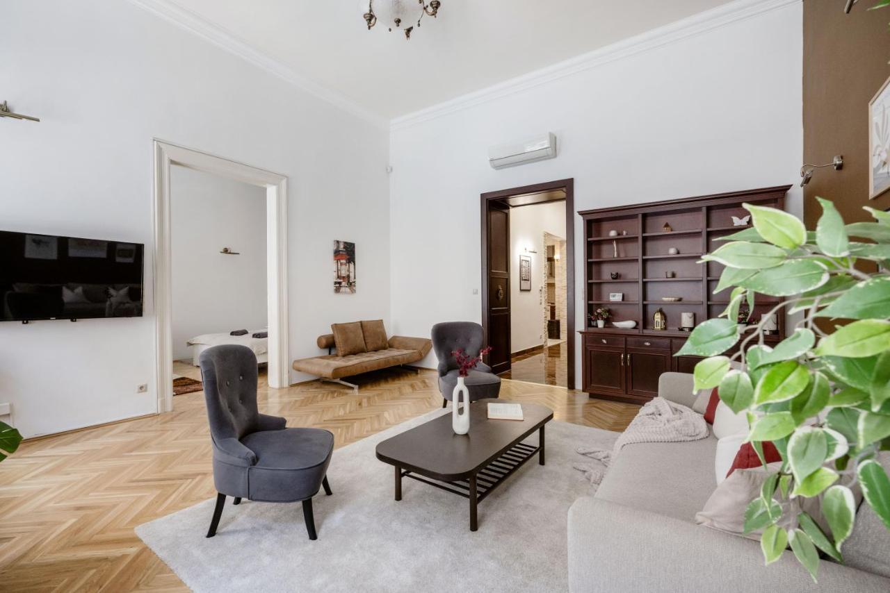 Luxe, Historic Downtown Landmarks 19 Century Apartament Budapesta